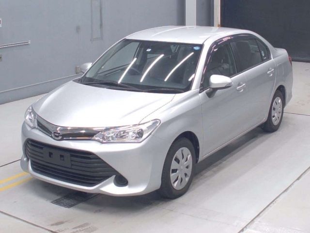 30565 Toyota Corolla axio NRE161 2016 г. (CAA Gifu)